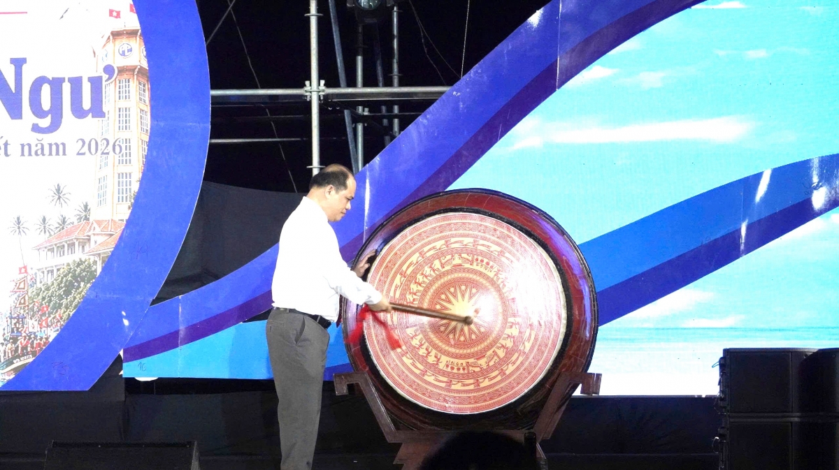 khai mac le hoi cau ngu cac van chai phan thiet hinh anh 1