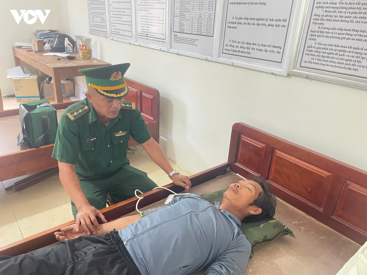 Kịp thời cứu 4 ngư dân trên tàu cá bị chìm trên biển Hòa Hiệp, Đắk Lắk