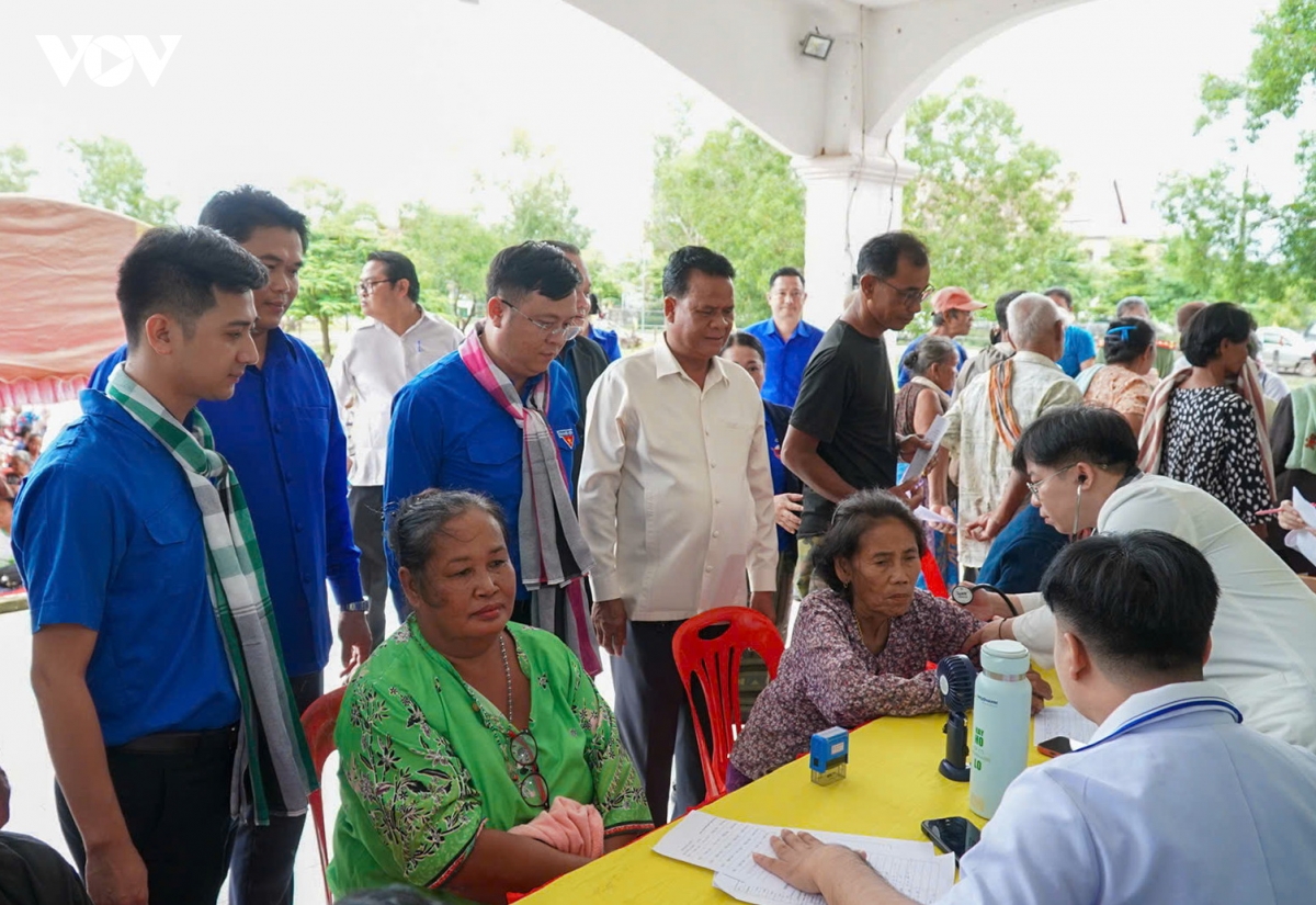thanh doan Da nang trien khai hoat dong tinh nguyen tai lao hinh anh 2