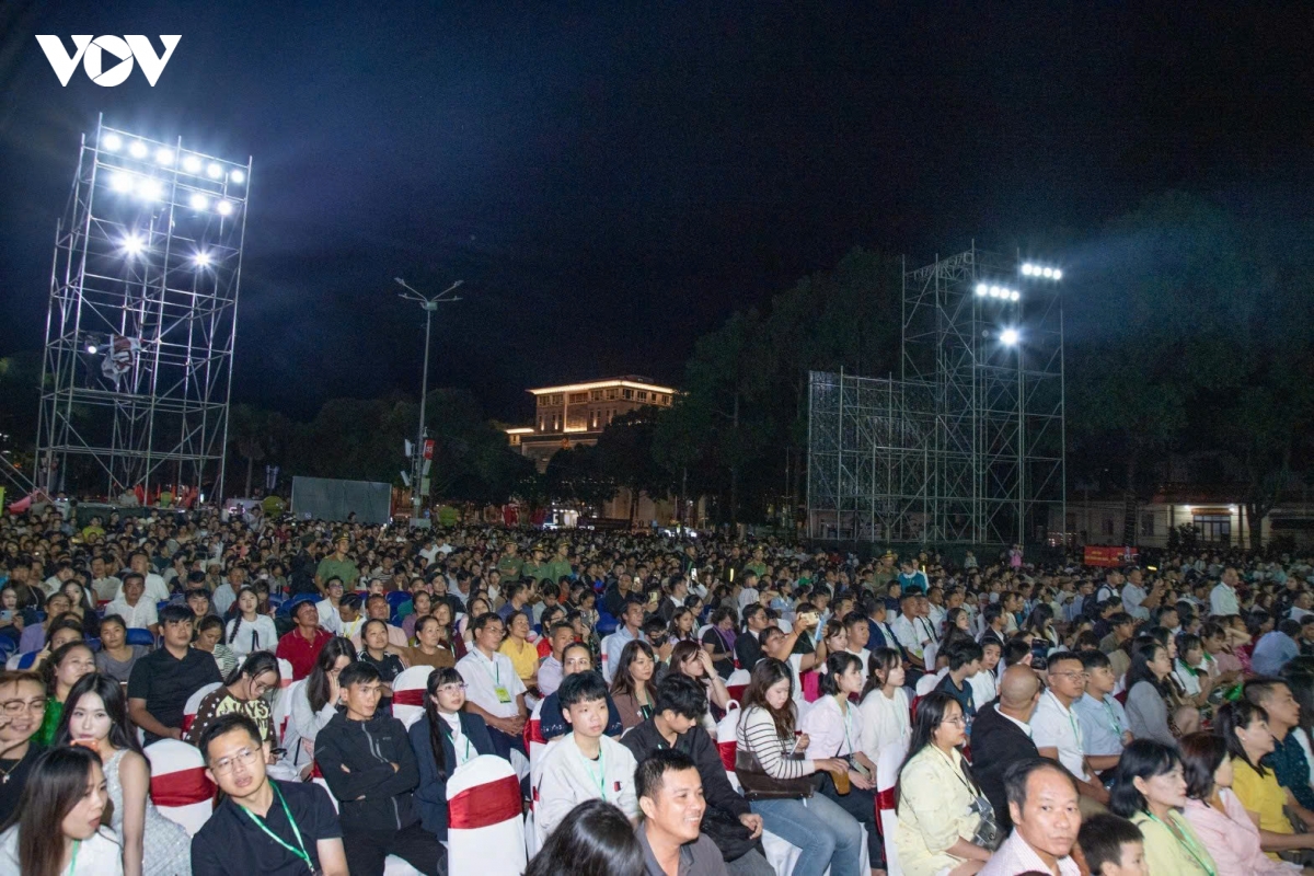 Dak lak nang tam le hoi sau rieng, huong toi su kien cap quoc gia hinh anh 4