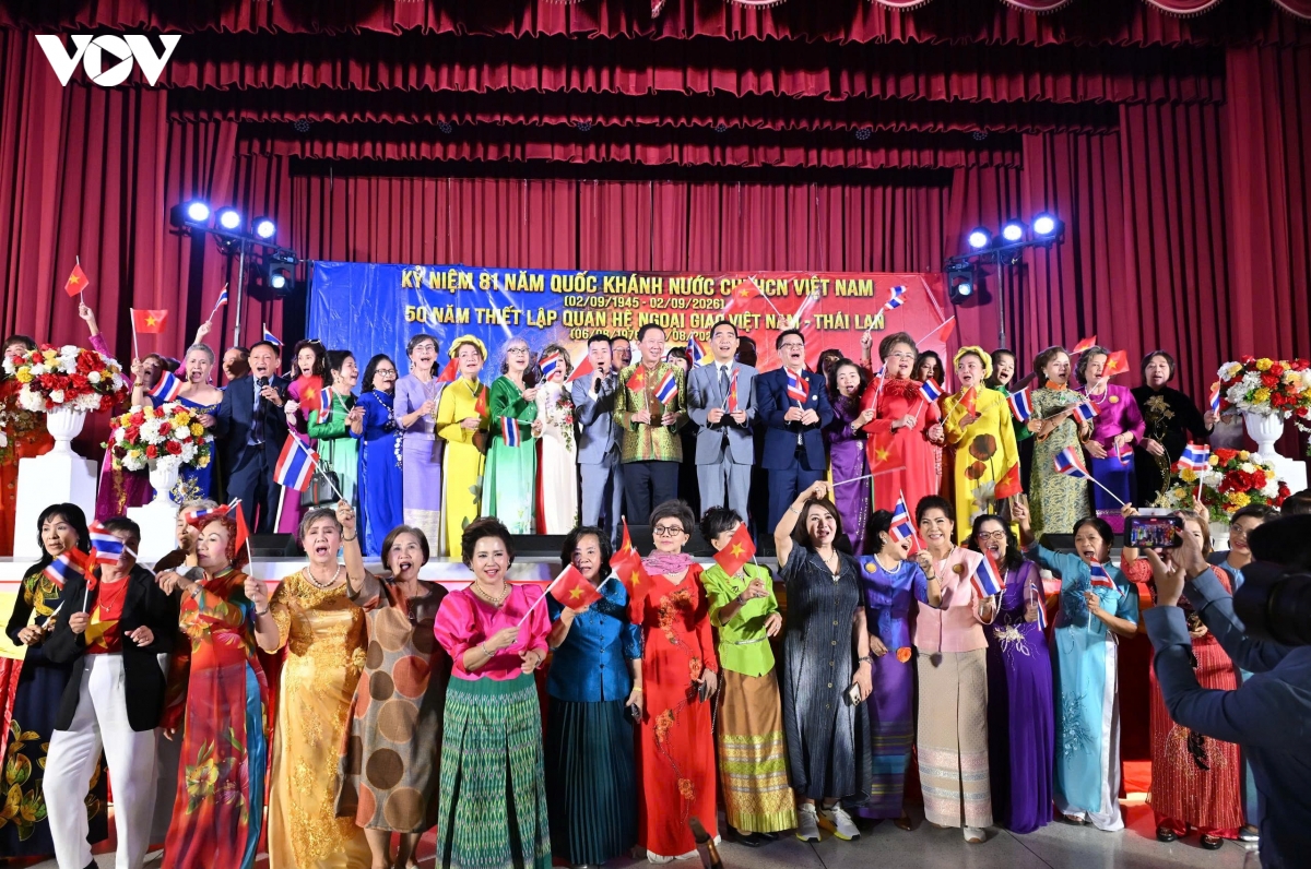 kieu bao bangkok tu hao huong ve to quoc, vun dap tinh huu nghi viet - thai hinh anh 2