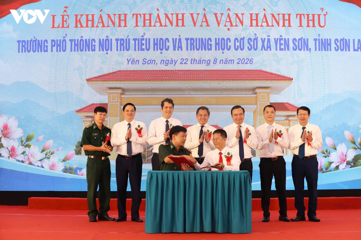 hai ngoi truong noi tru lien cap vung bien gioi son la ve dich hinh anh 6