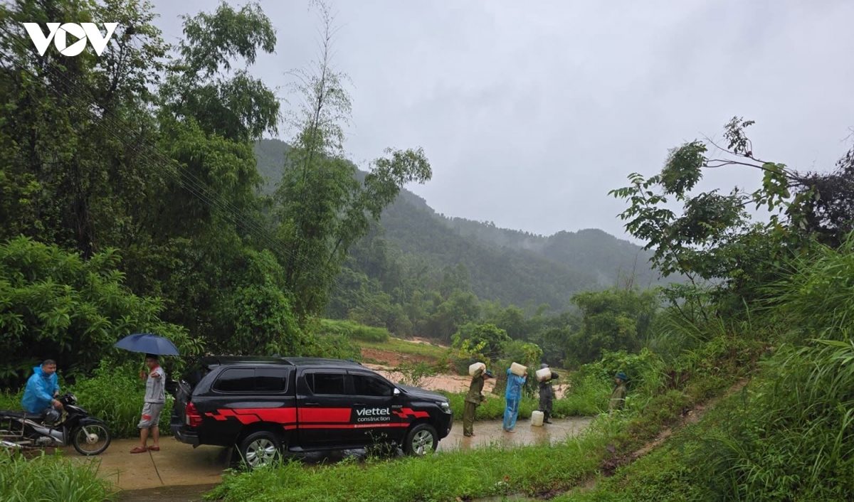 lang son khan truong khoi phuc thong tin lien lac vung mua lu hinh anh 3