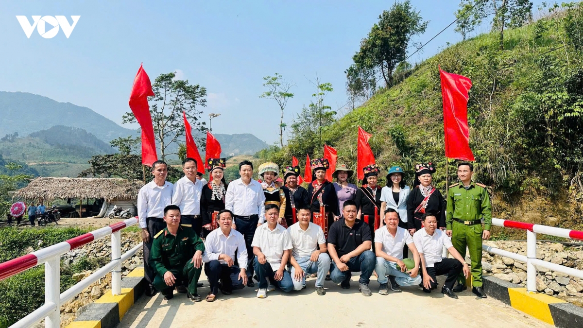 ben bi noi nhung nhip cau vung cao hinh anh 2