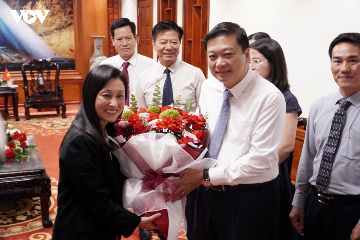 Dai su hoa ky tai viet nam den tham quang tri hinh anh 1