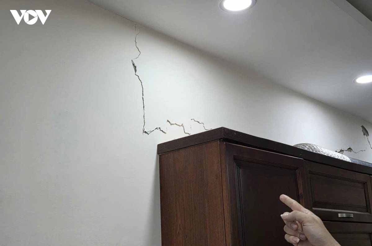 chung cu lapen tai tp.hcm bi nut, bong troc sau hon 1 nam van chua duoc khac phuc hinh anh 1