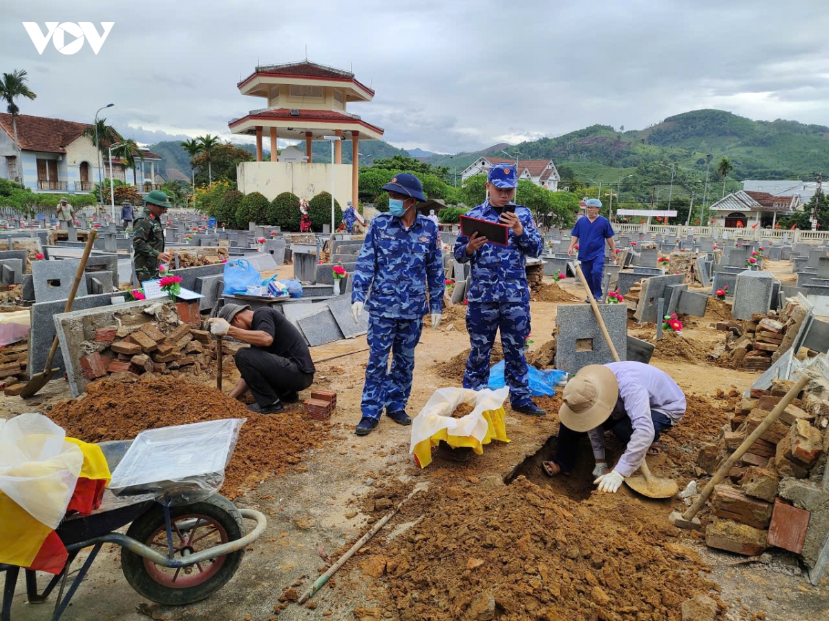 bo tu lenh vung canh sat bien 2 tim lai ten cho cac liet si o quang ngai hinh anh 2