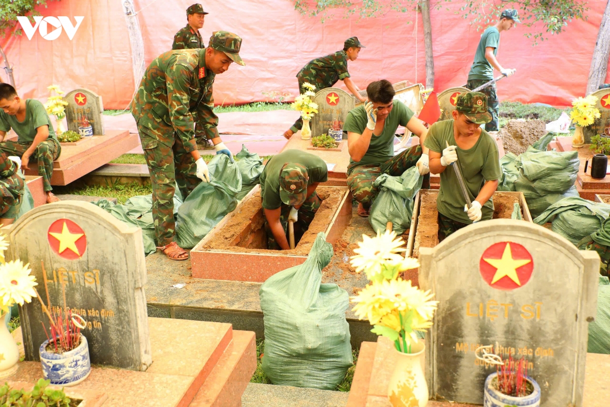 Dien bien hoan thanh lay mau hai cot liet si tai 7 nghia trang hinh anh 1