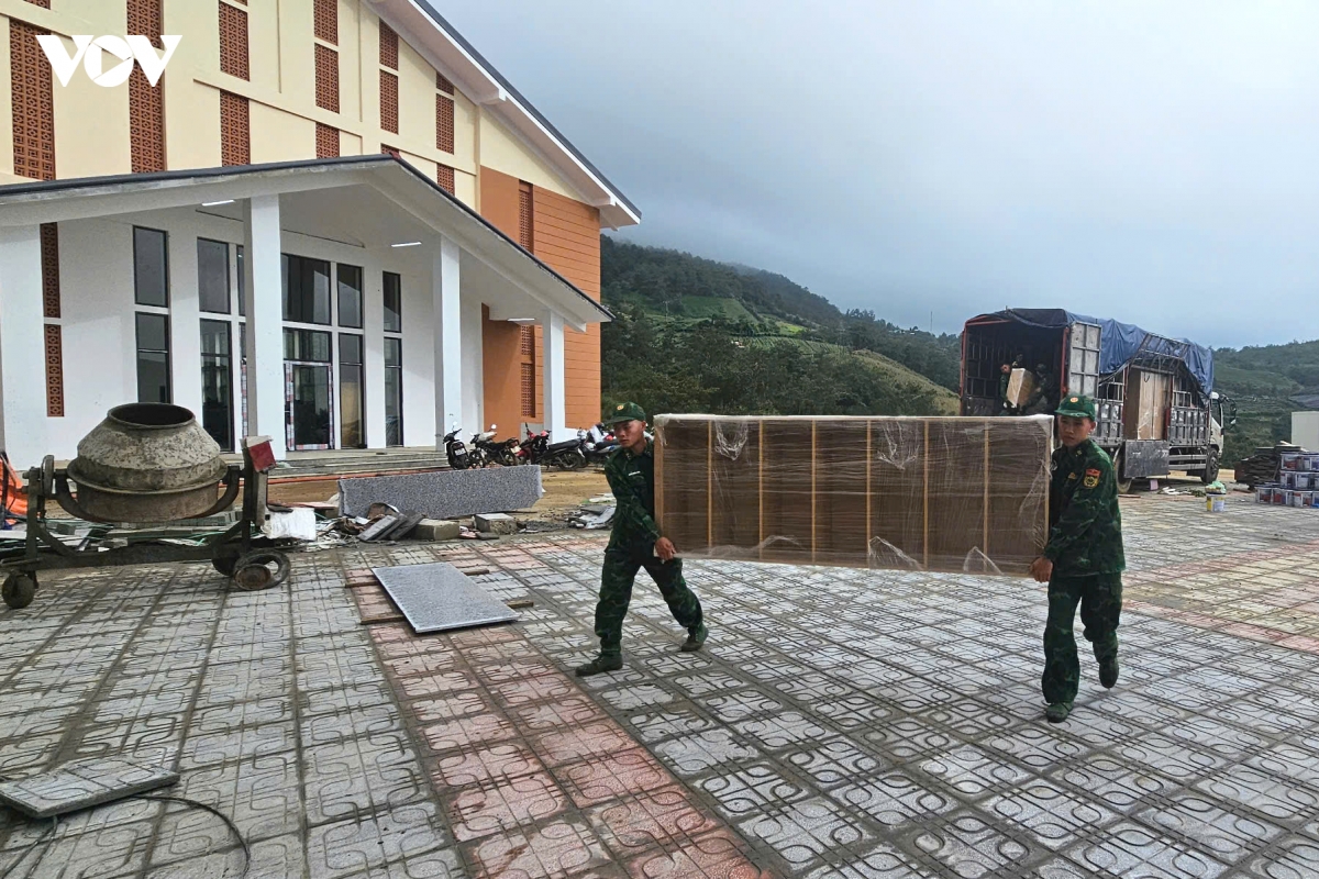 mau xanh ao linh tren nhung ngoi truong trong mo o lao cai hinh anh 6
