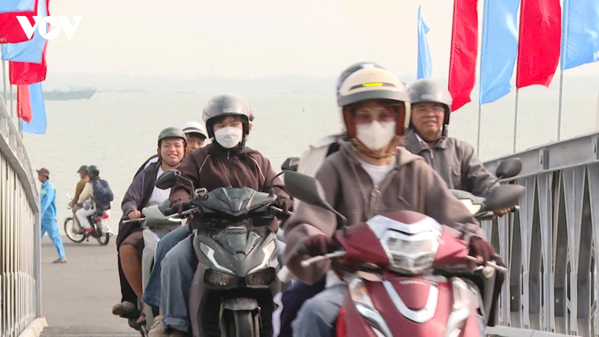 ngay dau ky nghi le, vung tau don kha dong khach tu noi thanh tp.hcm hinh anh 3