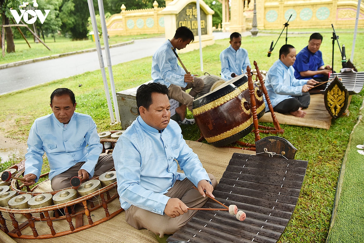 kham pha le hoi thak con cua nguoi khmer mien tay nam bo trong long ha noi hinh anh 4
