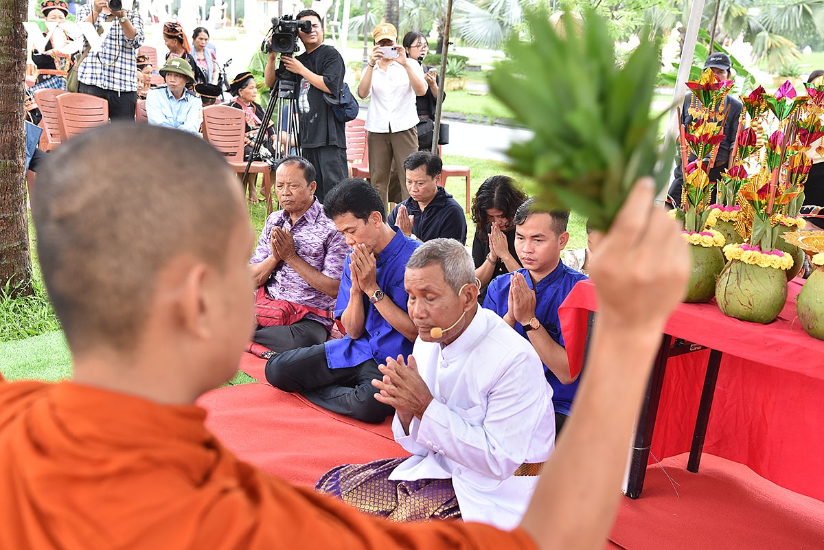kham pha le hoi thak con cua nguoi khmer mien tay nam bo trong long ha noi hinh anh 19
