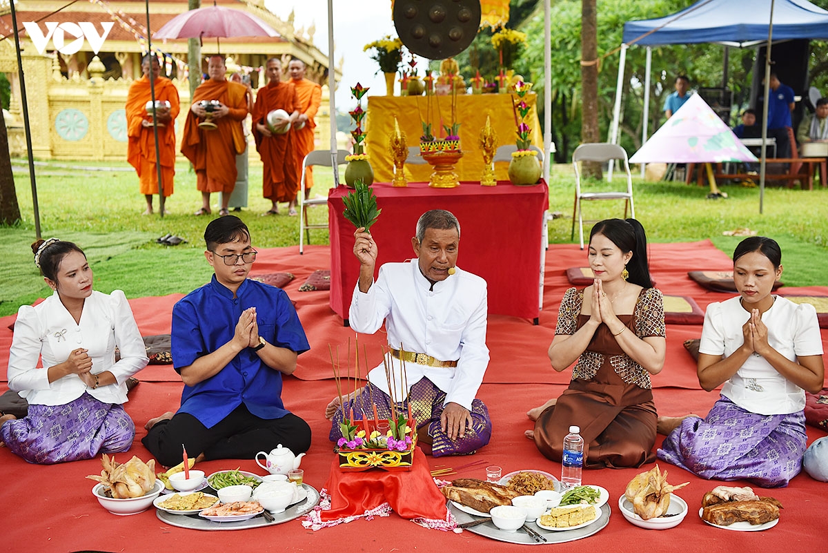 kham pha le hoi thak con cua nguoi khmer mien tay nam bo trong long ha noi hinh anh 1