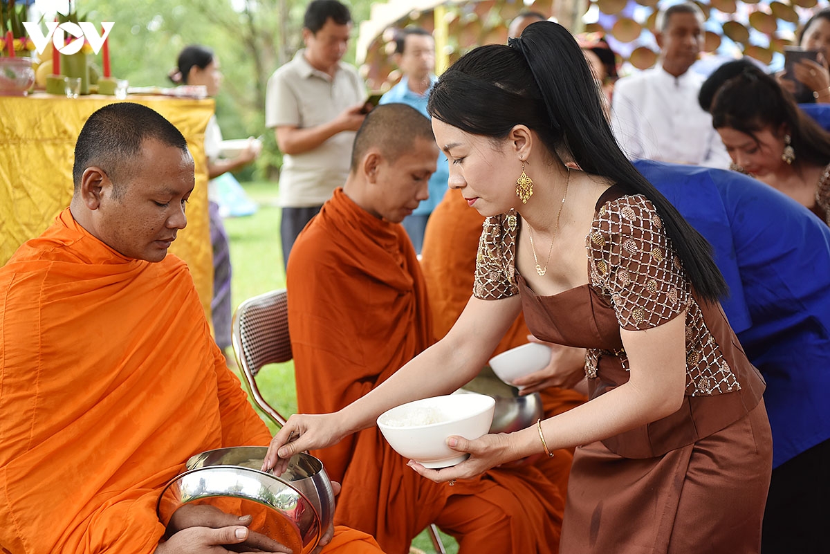 kham pha le hoi thak con cua nguoi khmer mien tay nam bo trong long ha noi hinh anh 11