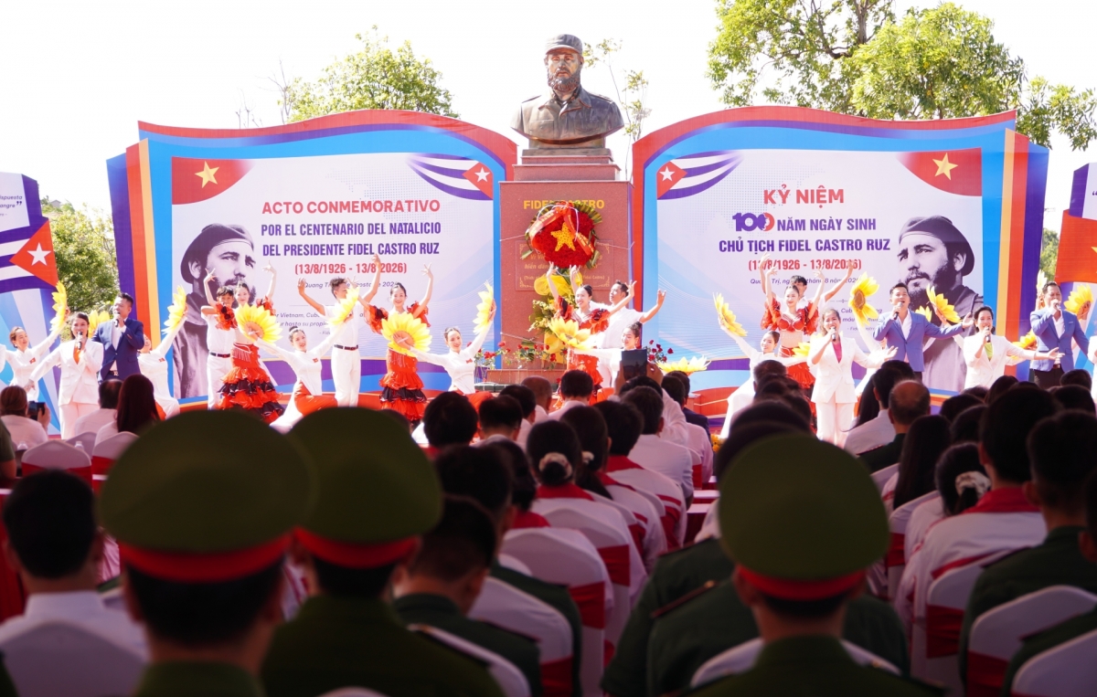 le ky niem 100 nam ngay sinh chu tich cuba fidel castro ruz tai quang tri hinh anh 1