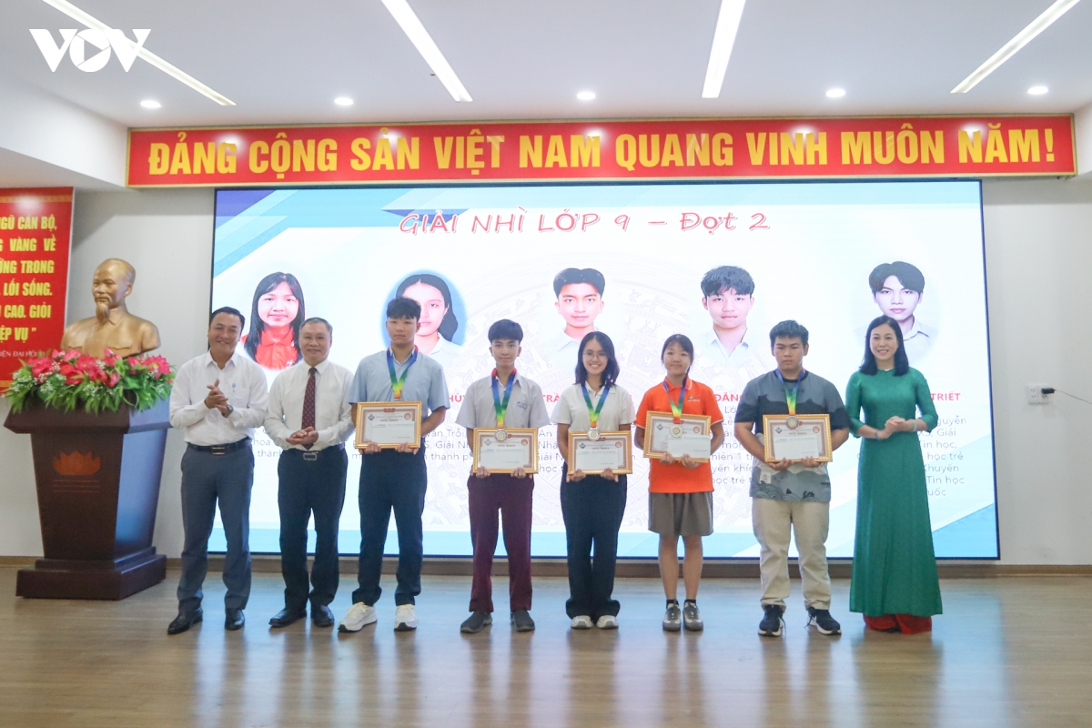 Da nang trao giai thuong khuyen tai huynh thuc khang hinh anh 1