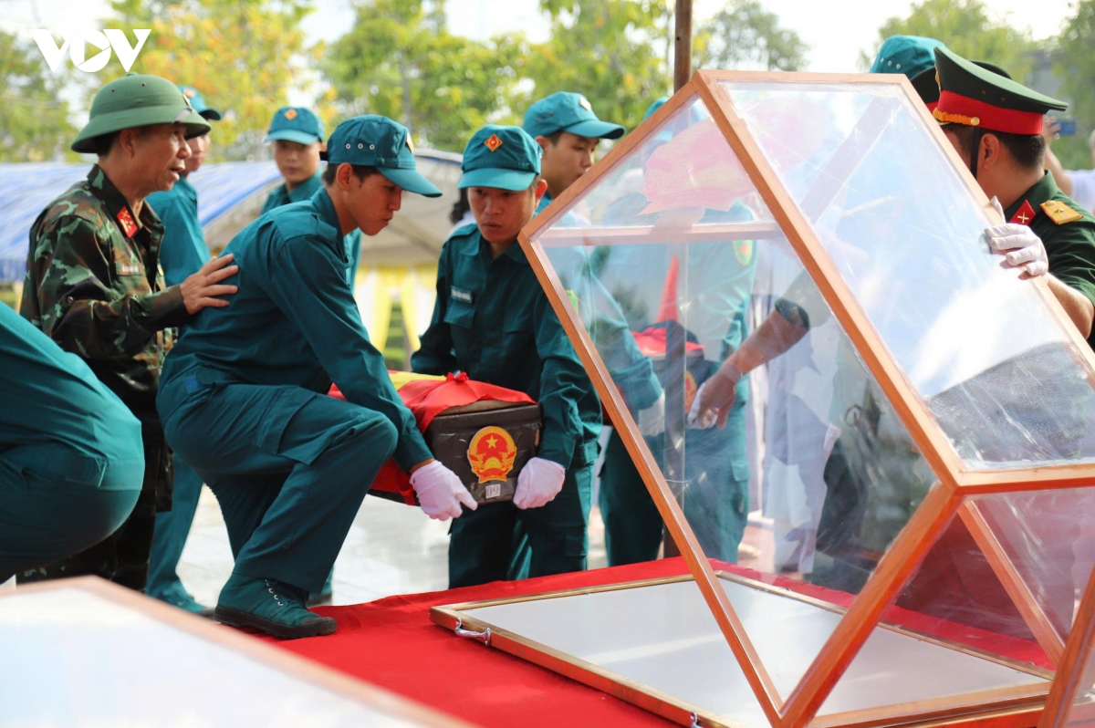 Tìm thấy 13 bộ hài cốt liệt sĩ tại Thành cổ Diên Khánh