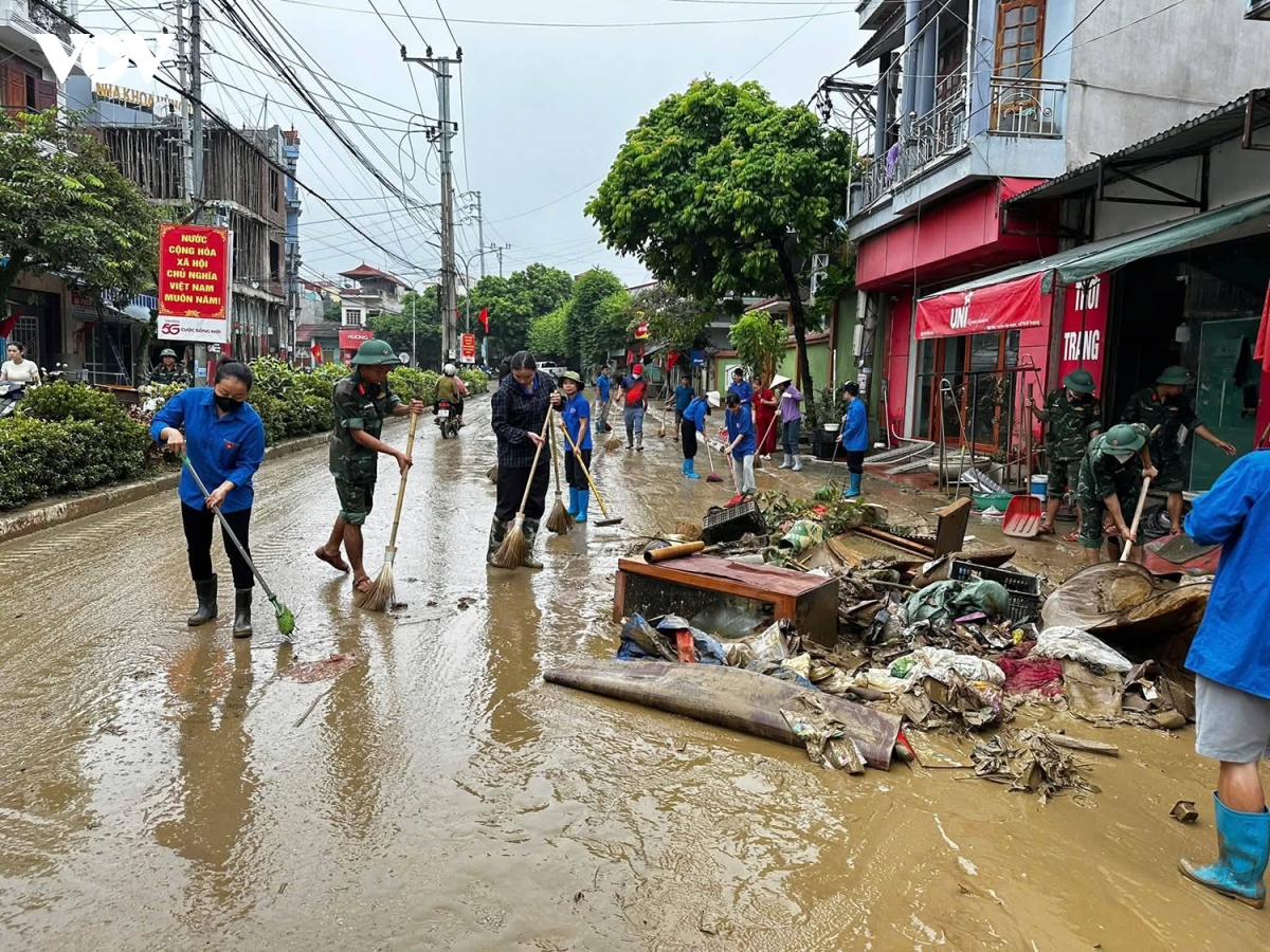 bun dat dac quanh, rac thai phu kin duong tai nhieu khu dan cu o lang son hinh anh 5