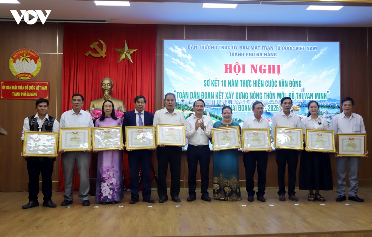 Da nang hon 6.300 ho dan hien 1,5 trieu m2 dat xay dung nong thon moi hinh anh 1
