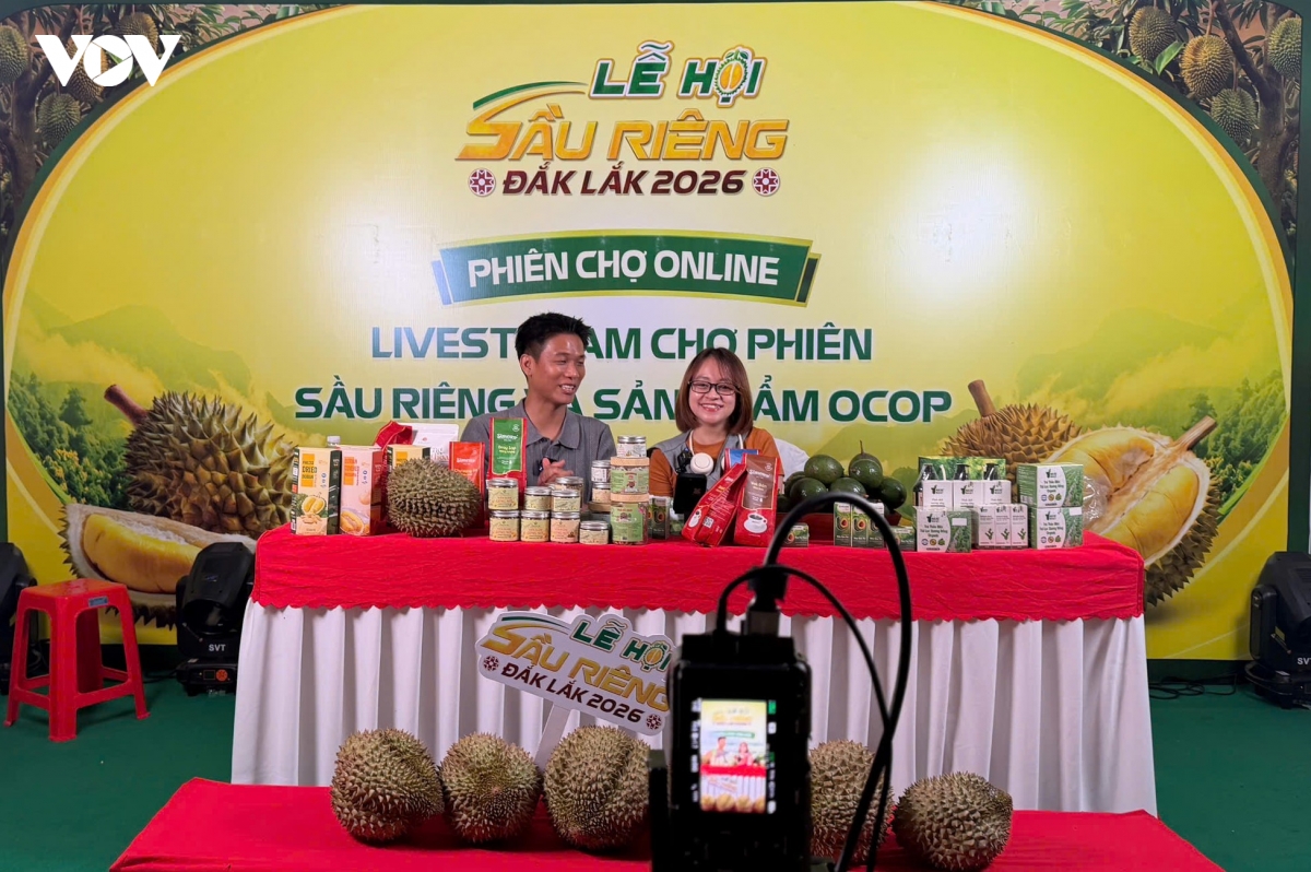 thu gan 3 ty dong sau cac phien livestream ban hang tai le hoi sau rieng hinh anh 2
