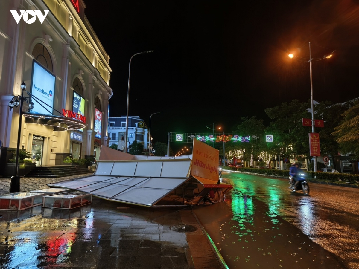 mua lon gay ngap nang nhieu tuyen pho tai phuong Dien bien phu, tinh Dien bien hinh anh 7