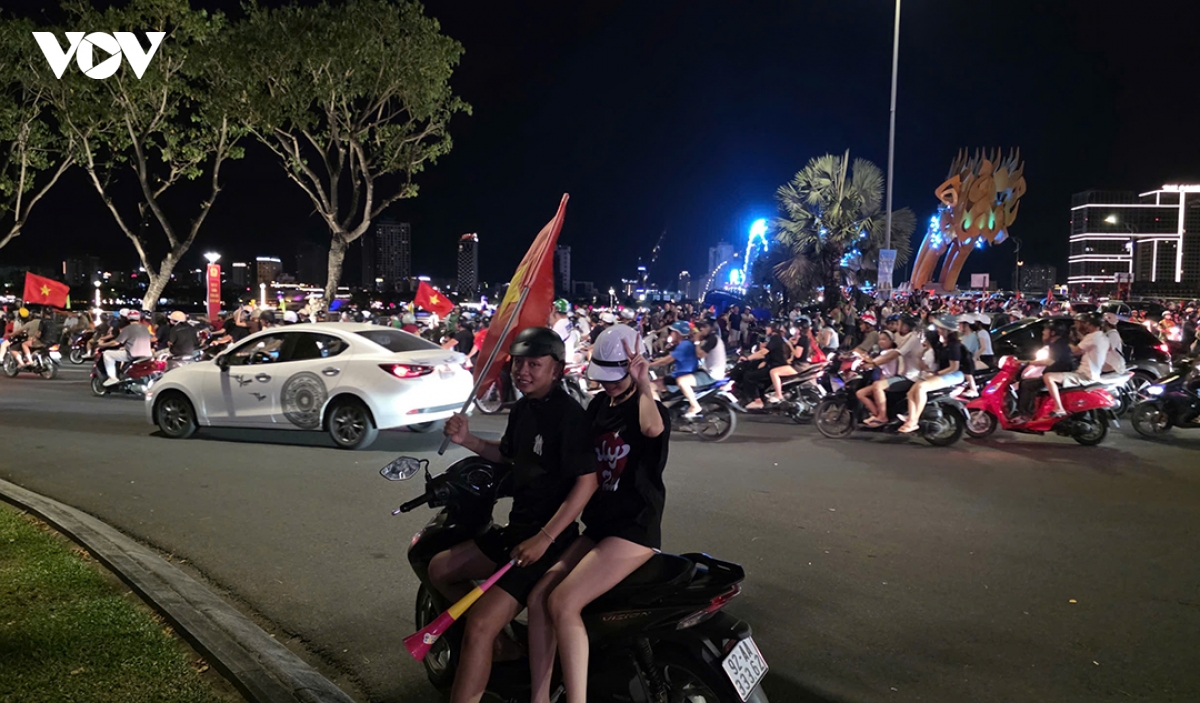 Da nang mot dem khong ngu mung chien thang cua Dt viet nam hinh anh 2
