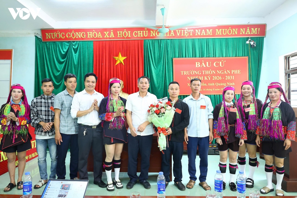 nguoi dan quang ninh dong loat di bau 624 truong thon, ban, khu pho hinh anh 11