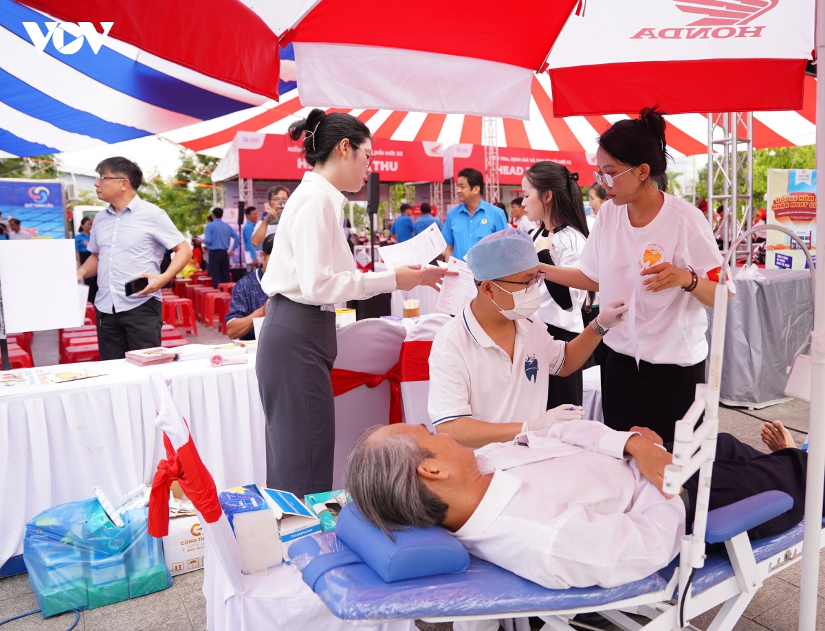 Da nang 4.000 nguoi tham gia ngay hoi gan ket doan vien, nguoi lao dong hinh anh 3
