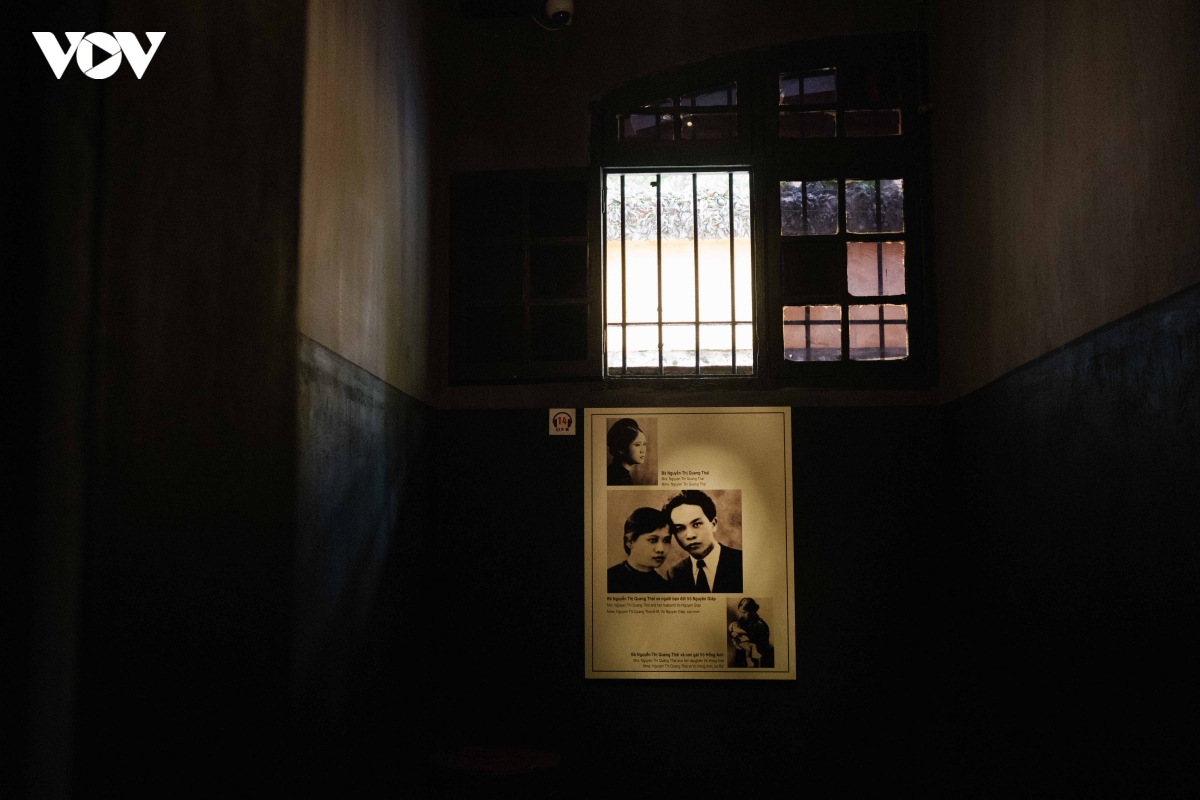 hoa lo - tu dia nguc tran gian den khong gian ky uc ha noi hinh anh 9