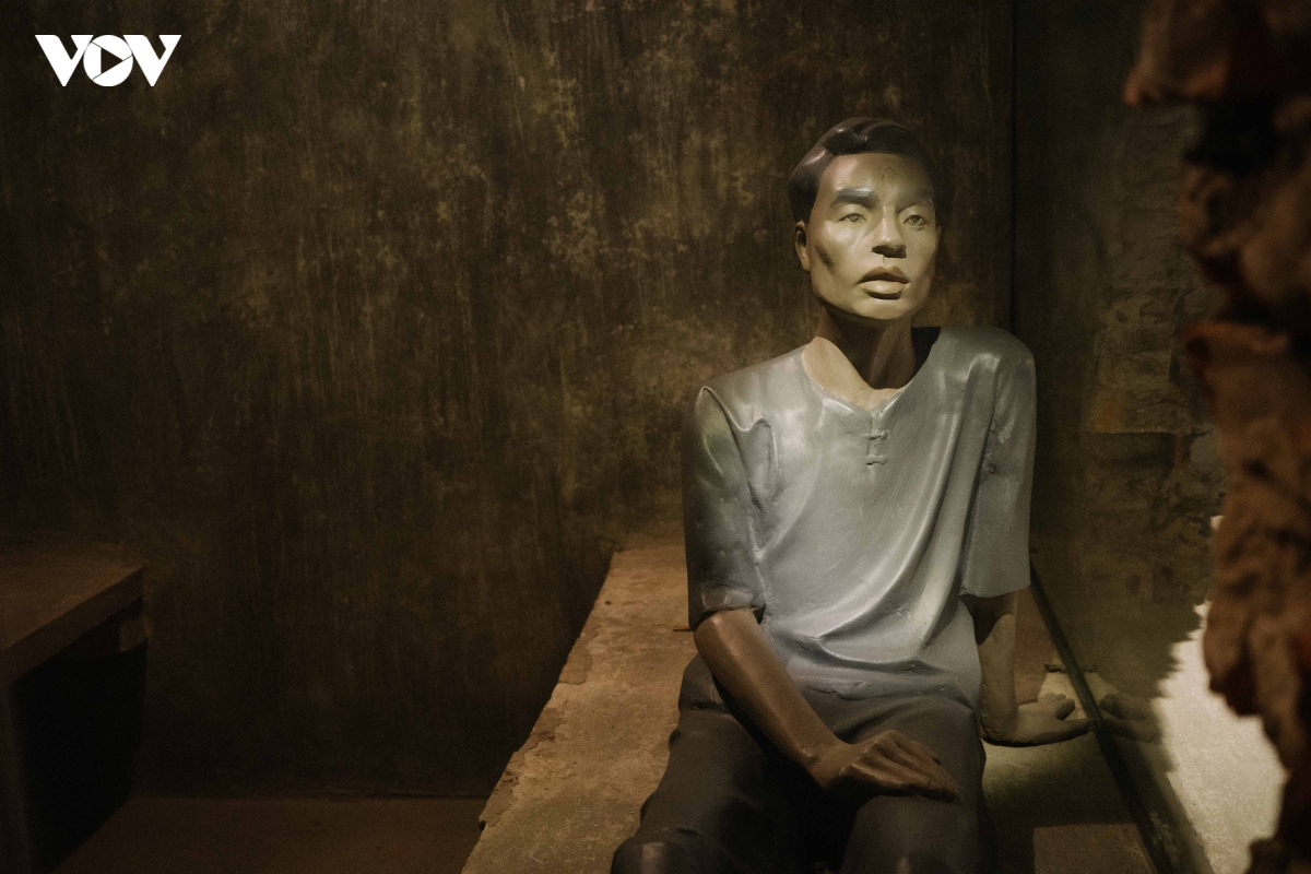 hoa lo - tu dia nguc tran gian den khong gian ky uc ha noi hinh anh 10