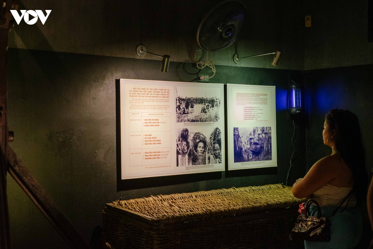 hoa lo - tu dia nguc tran gian den khong gian ky uc ha noi hinh anh 17
