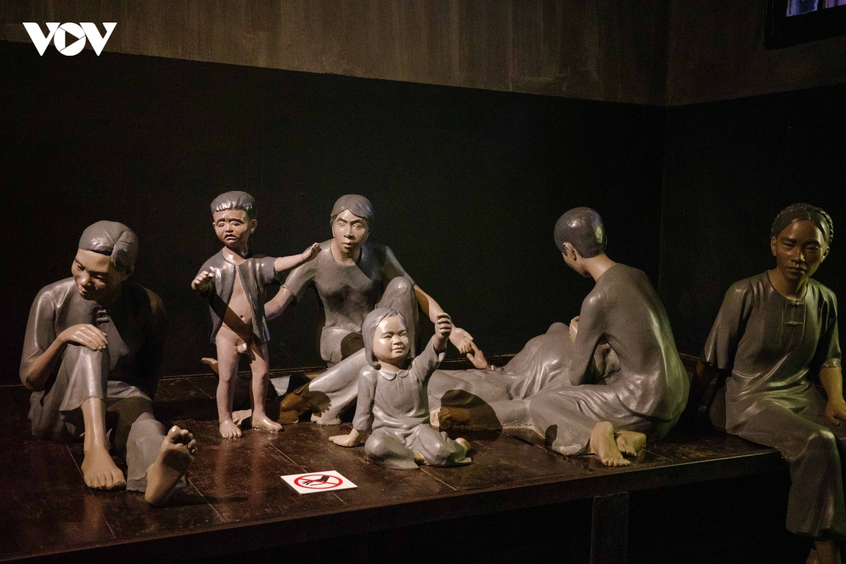hoa lo - tu dia nguc tran gian den khong gian ky uc ha noi hinh anh 4
