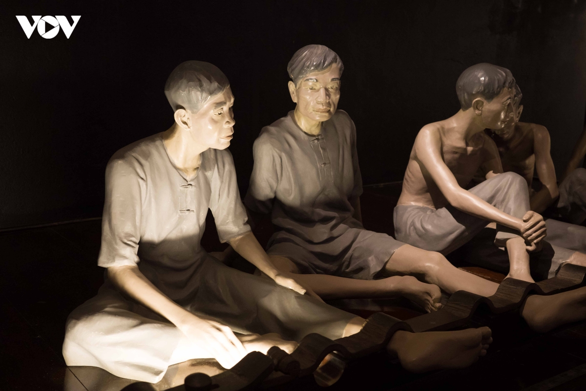 hoa lo - tu dia nguc tran gian den khong gian ky uc ha noi hinh anh 13
