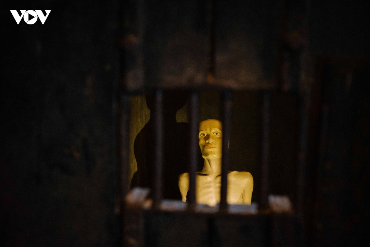 hoa lo - tu dia nguc tran gian den khong gian ky uc ha noi hinh anh 14