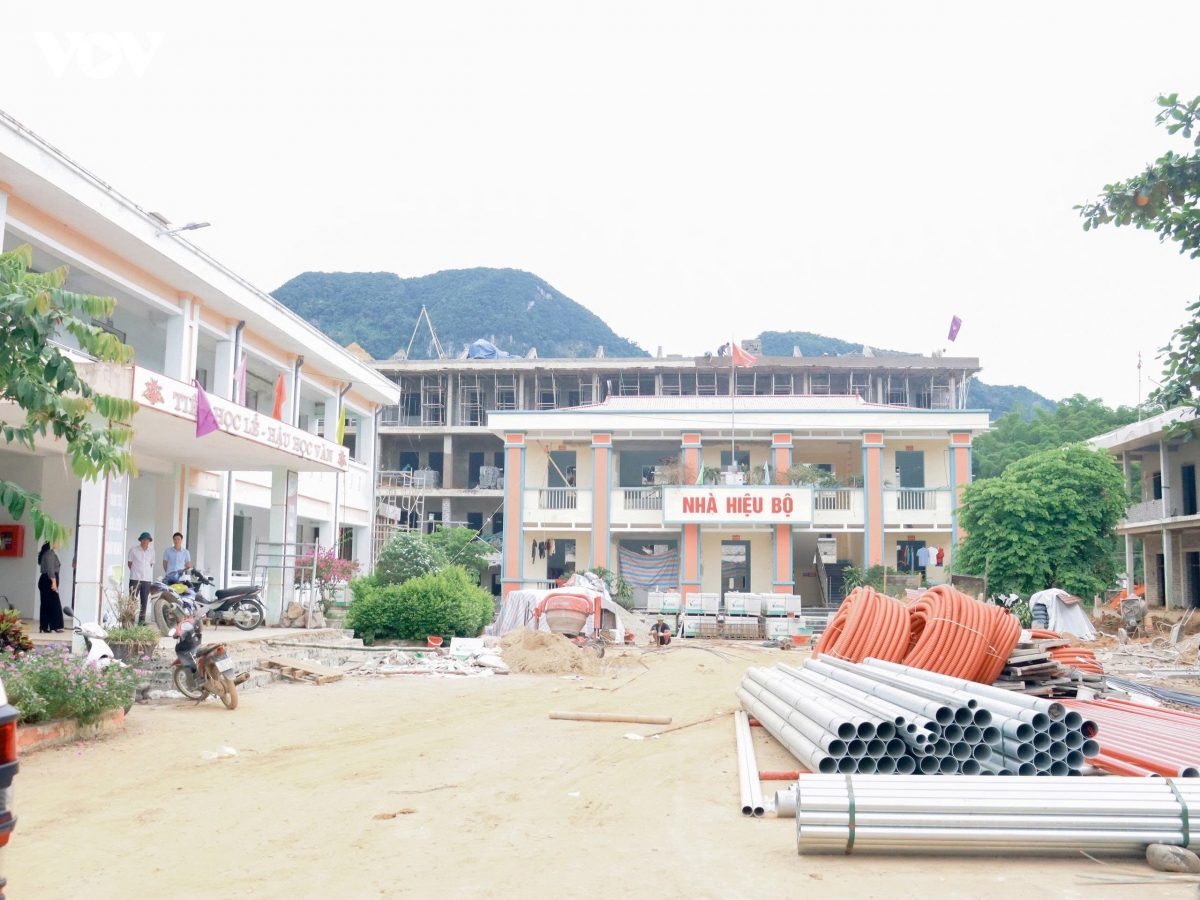 vuot nang thang mua, truong noi tru vung bien thanh hoa tang toc ve dich hinh anh 3