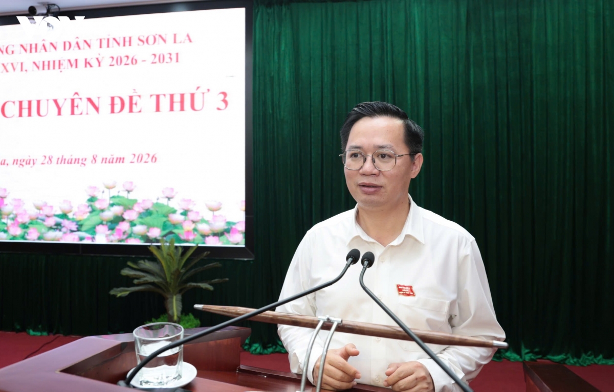 son la quyet dinh cong tac nhan su, thong qua nhieu chinh sach moi hinh anh 1