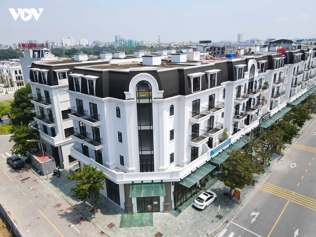 pho di bo nghin ty o bac ninh vang hoe, shophouse, biet thu co moc um tum hinh anh 4