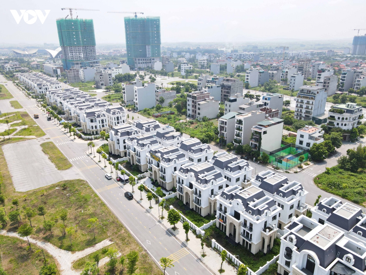 pho di bo nghin ty o bac ninh vang hoe, shophouse, biet thu co moc um tum hinh anh 5