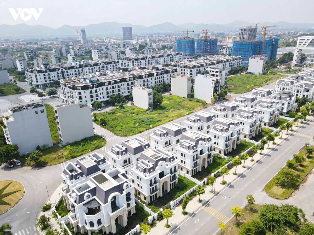 pho di bo nghin ty o bac ninh vang hoe, shophouse, biet thu co moc um tum hinh anh 12