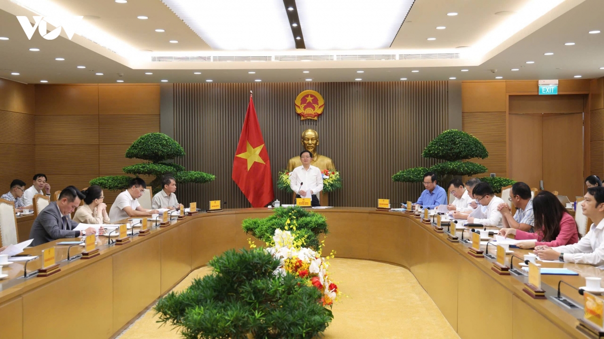 pho thu tuong ho quoc dung khan truong thao go vuong mac ve dat dai, moi truong hinh anh 1