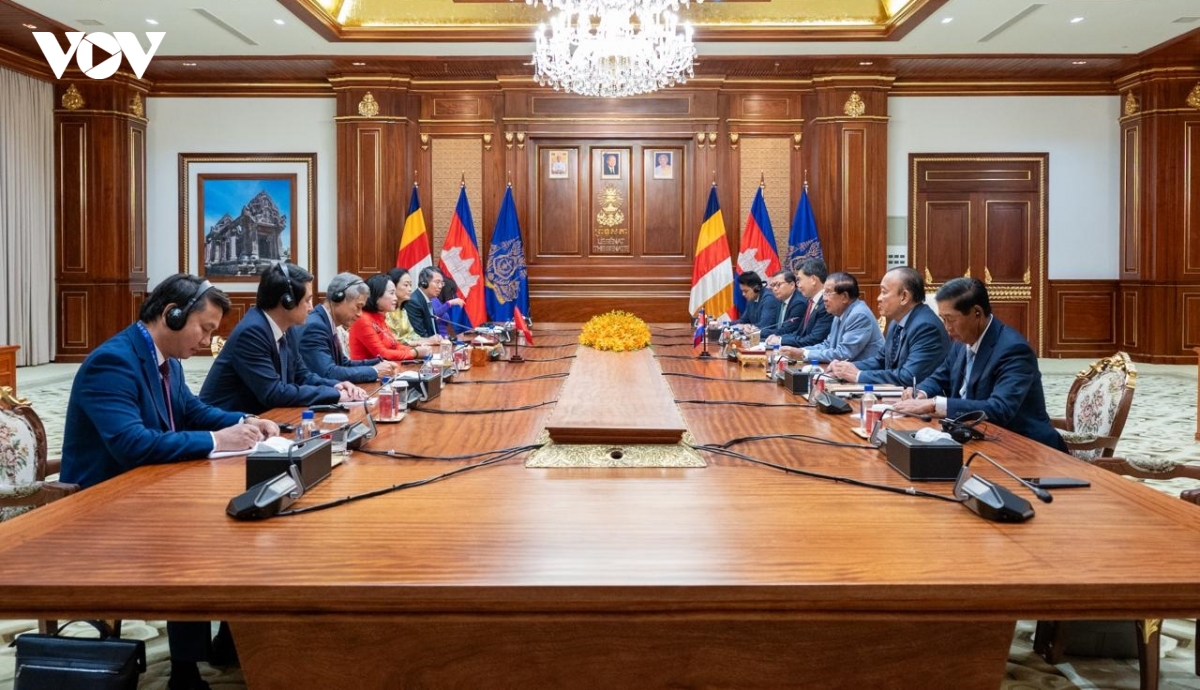 pho chu tich quoc hoi nguyen thi thanh hoi kien chu tich thuong vien hun sen hinh anh 2