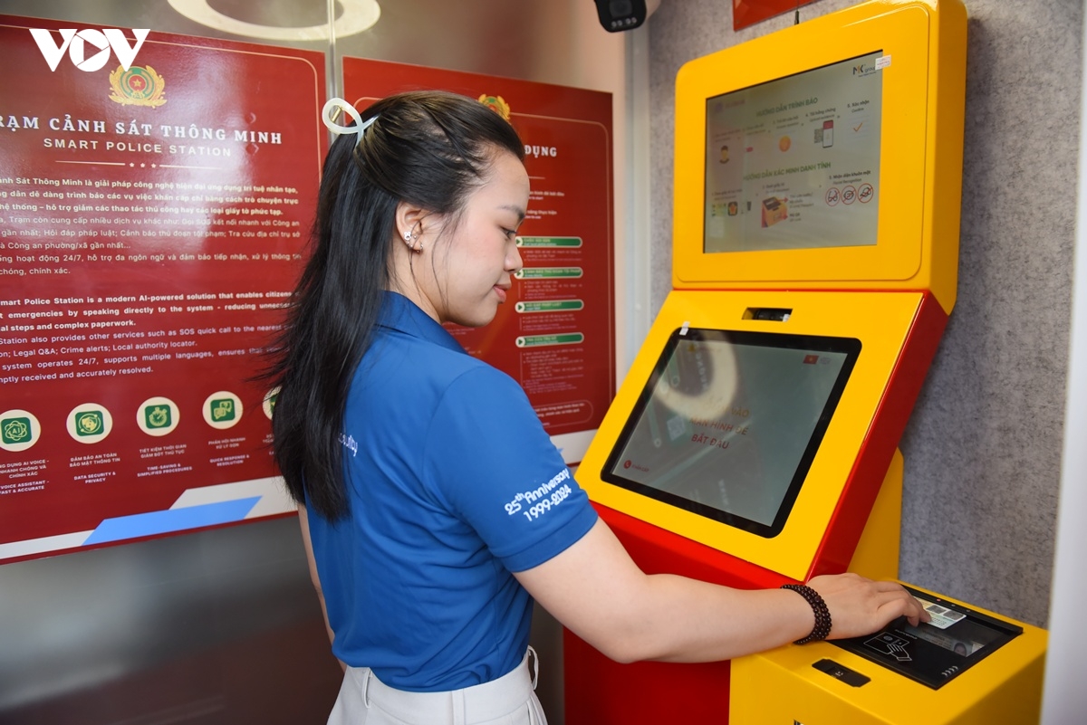 bo cong an ra mat tram canh sat thong minh hinh anh 2