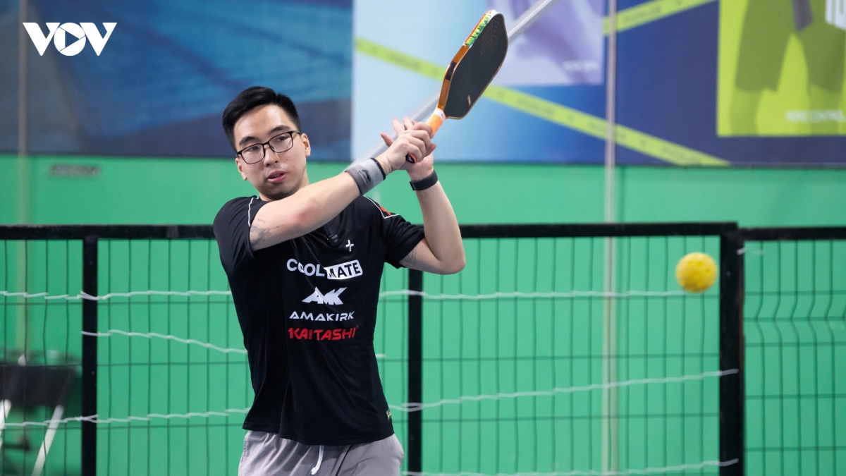 Nhập môn Pickleball: Hướng dẫn kỹ thuật Backhand Roll Volley