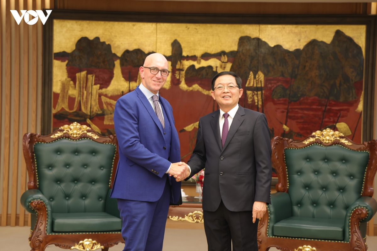 pho thu tuong ho quoc dung viet nam tao dieu kien de cac tap doan cong nghe mo rong hop tac dau tu hinh anh 2