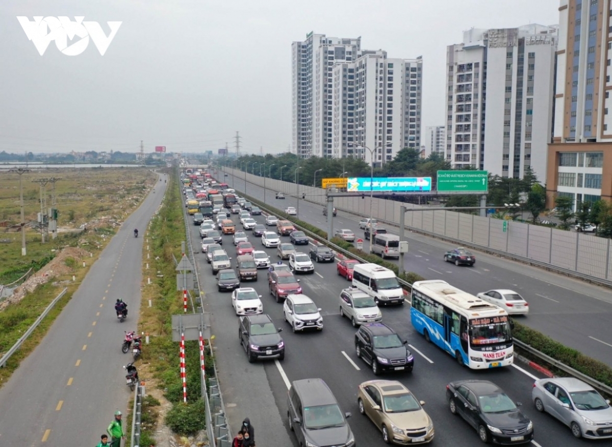 Bắt đầu xử phạt lỗi không giữ khoảng cách an toàn trên cao tốc