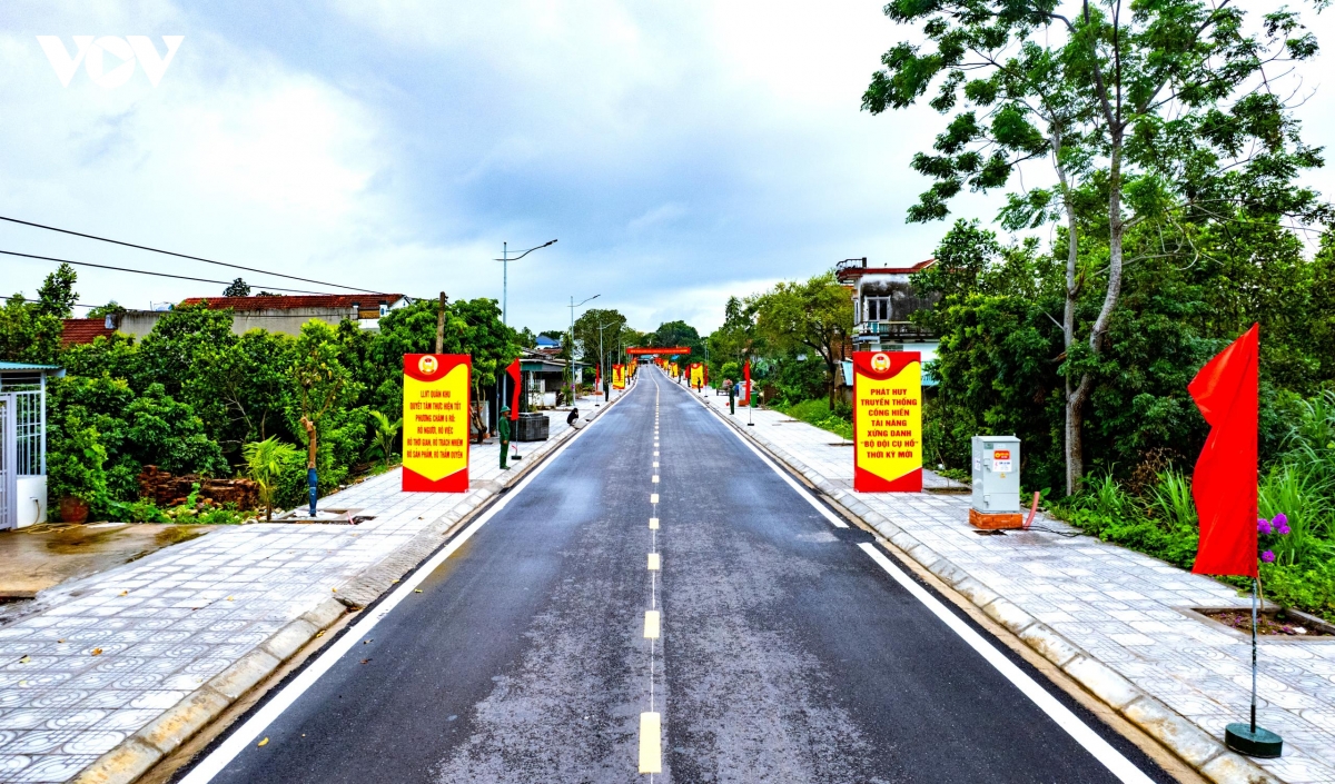 tu nhung met dat hien mo duong o vung bien hinh anh 2