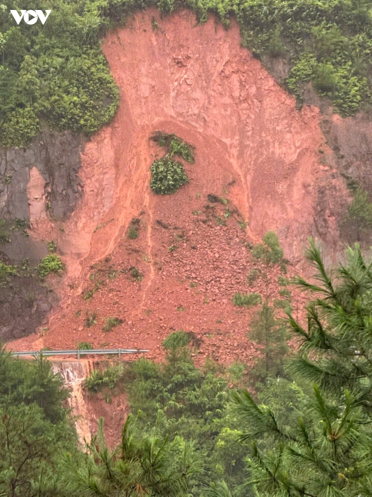 quang ninh khan truong khac phuc sat lo, ngap ung hinh anh 5