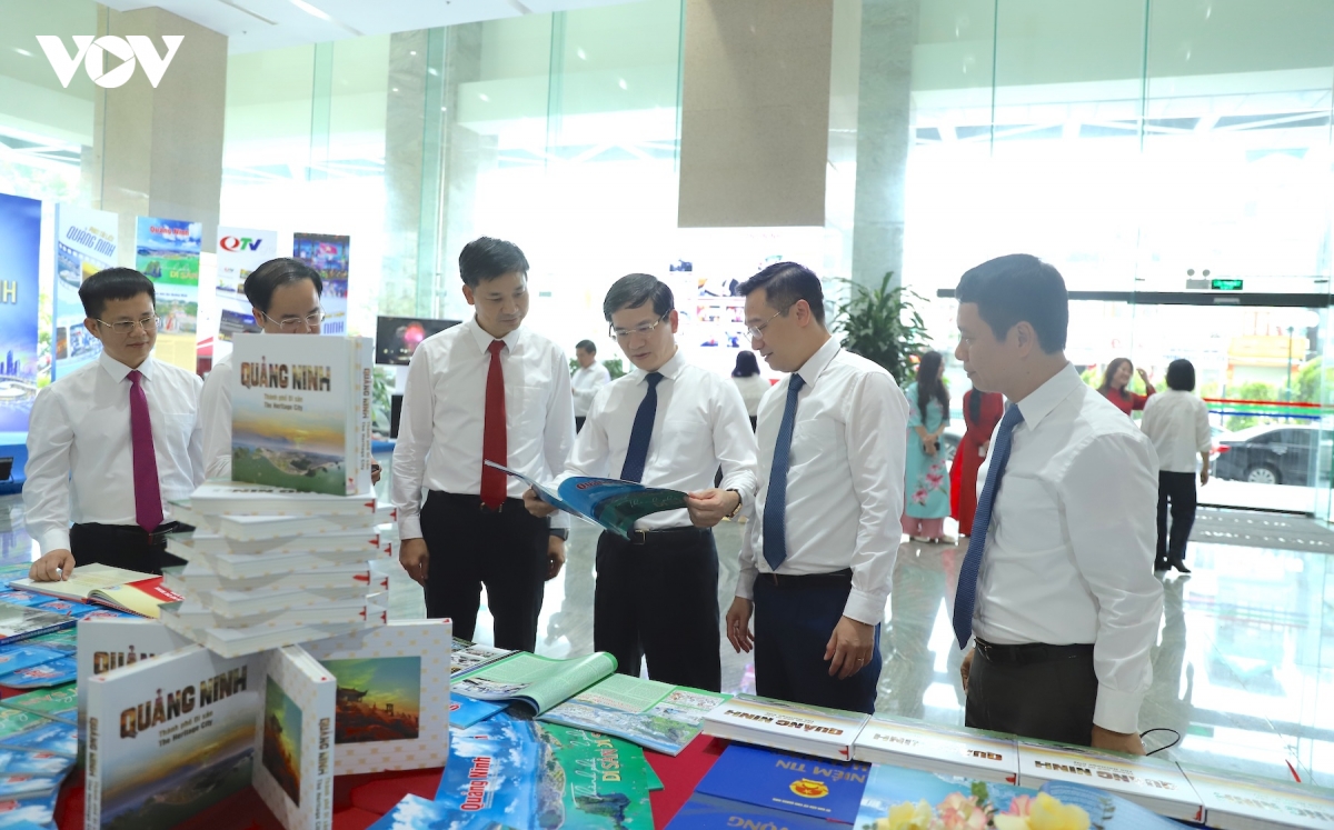 quang ninh ra mat loat san pham bao chi truyen thong moi chao mung len thanh pho hinh anh 4
