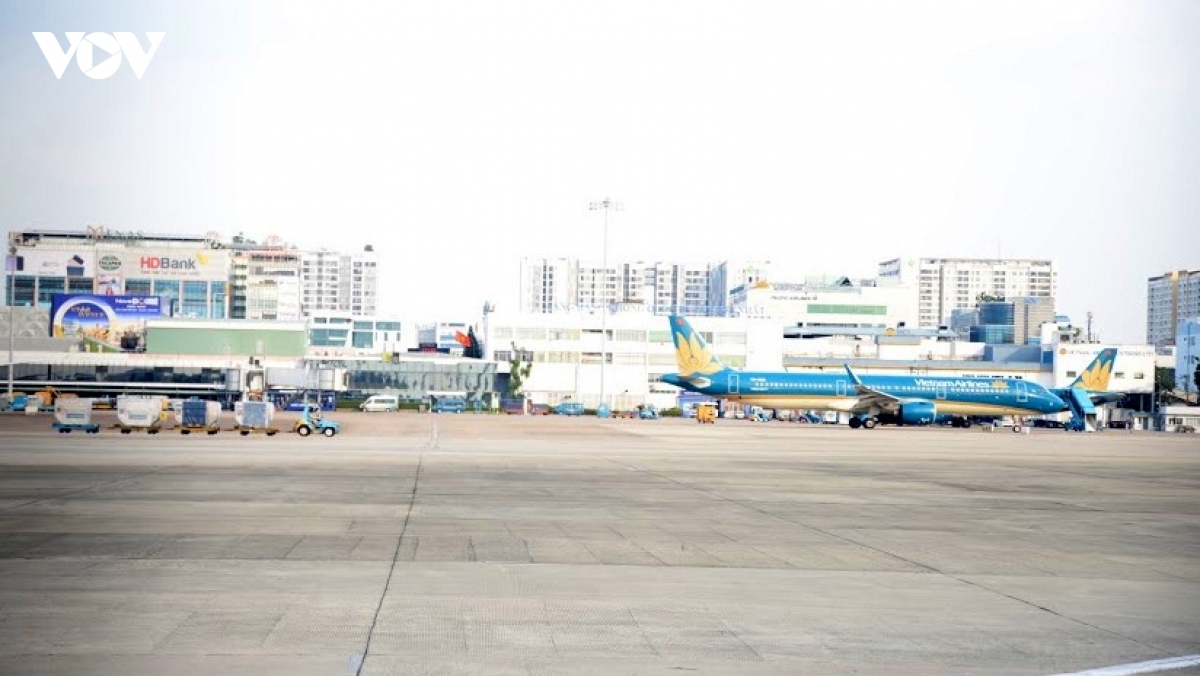 hoat dong tai san bay tan son nhat bi anh huong vi drone xam nhap hinh anh 2