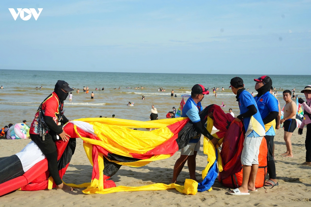 ruc ro festival dieu sam son, hut du khach dip le 2 9 hinh anh 18